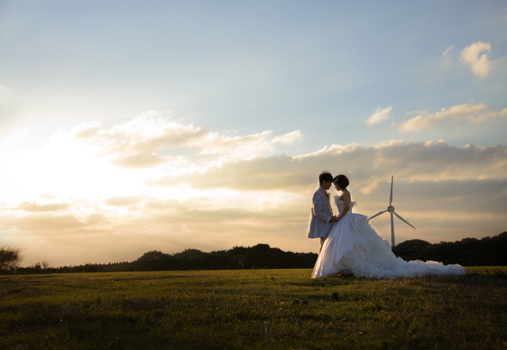 夕日と結婚式写真
