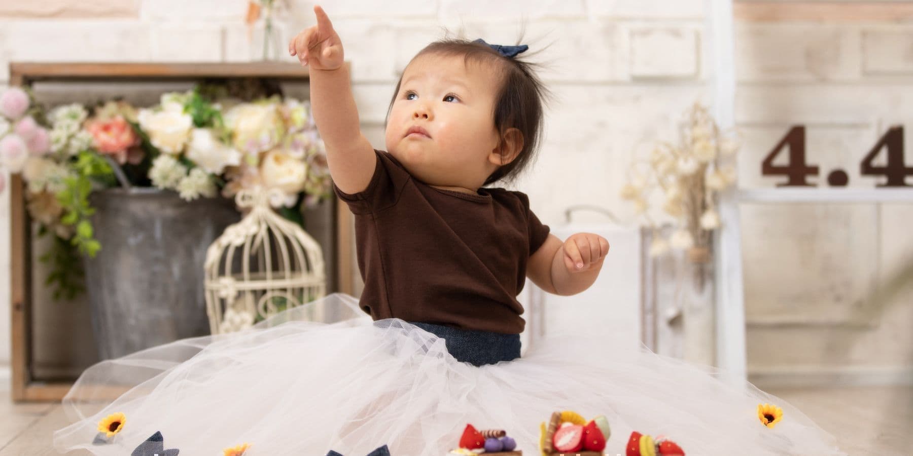 女の子の1歳誕生日の画像